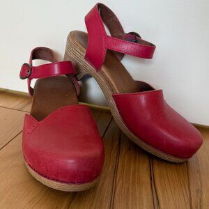 Dansko Maisie Red Leather Clogs - Size 39 | Comfortable & Supportive